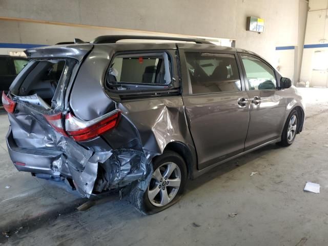 2020 Toyota Sienna LE