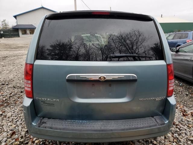 2010 Chrysler Town & Country LX