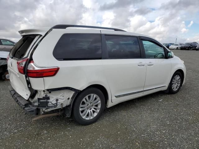 2016 Toyota Sienna XLE