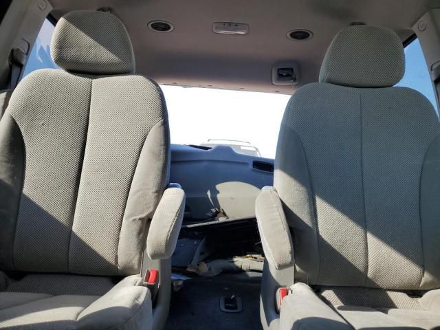 2011 KIA Sedona EX