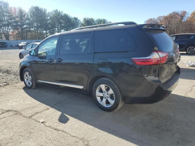 2016 Toyota Sienna LE