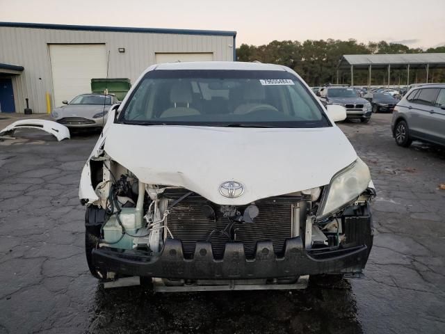 2014 Toyota Sienna LE