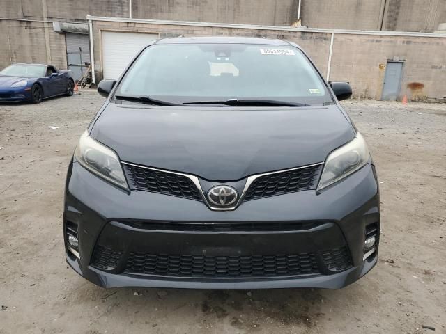 2018 Toyota Sienna SE