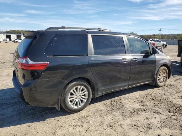 2015 Toyota Sienna XLE