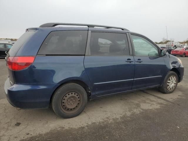 2005 Toyota Sienna CE