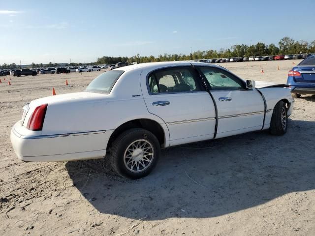 2000 Lincoln Town Car Signature