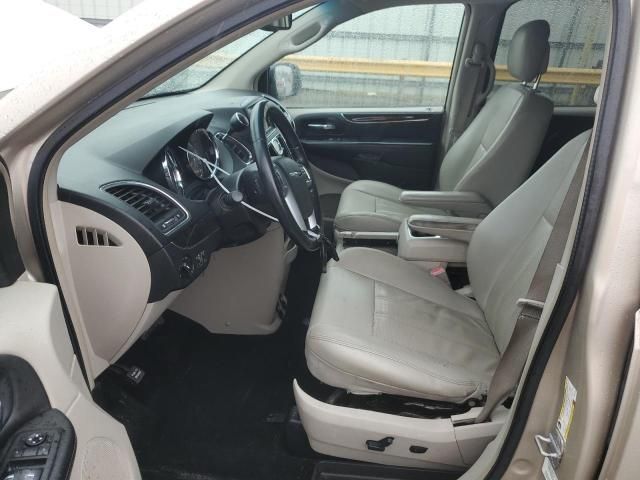 2012 Chrysler Town & Country Touring