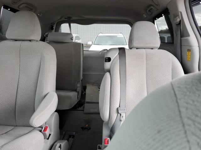 2014 Toyota Sienna LE