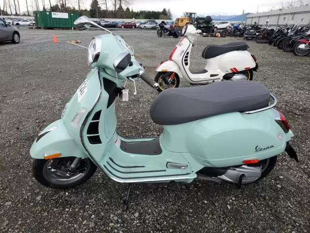 2023 Vespa GTS/SEI Giorni 300