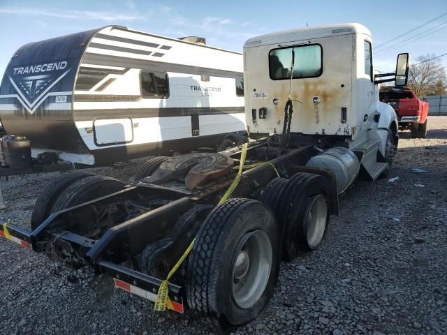 2019 Kenworth Construction T680