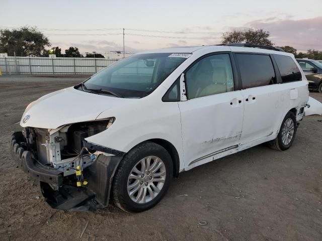 2012 Toyota Sienna XLE