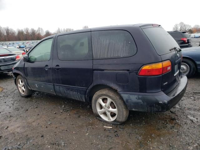 2000 Toyota Sienna CE