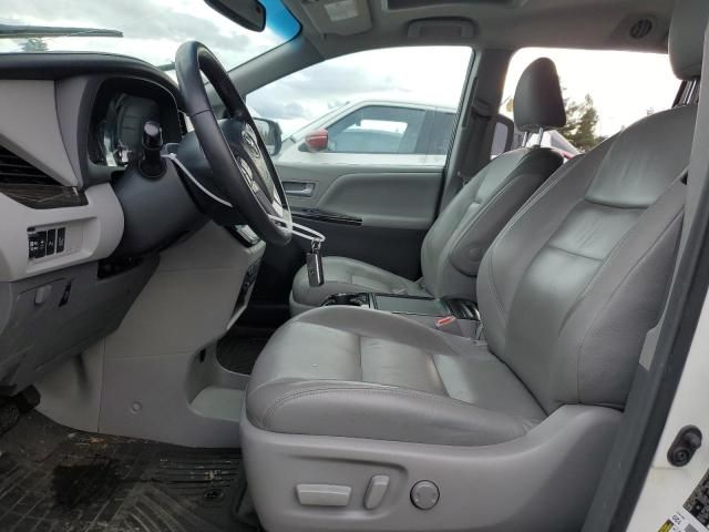 2016 Toyota Sienna XLE