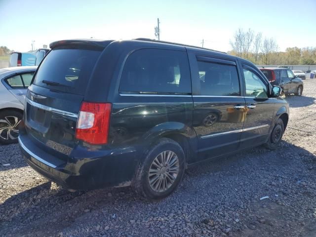 2013 Chrysler Town & Country Touring L