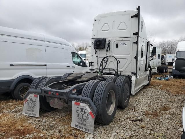 2021 Freightliner Cascadia 126