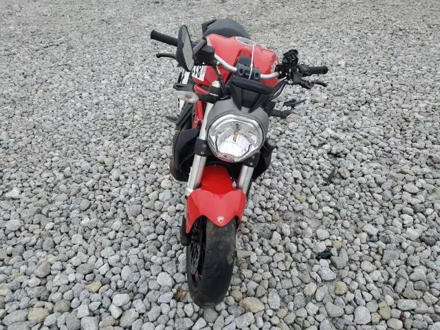 2015 Ducati Monster 821