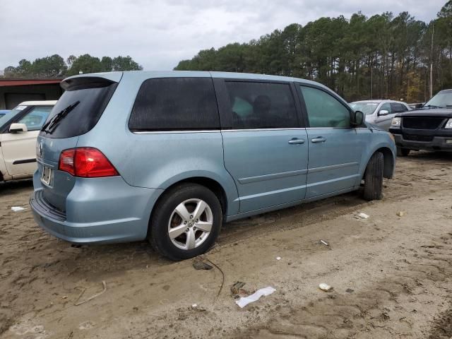 2010 Volkswagen Routan SE