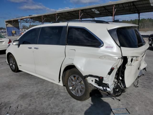 2021 Toyota Sienna XLE