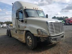 Salvage trucks for sale at Shreveport, LA auction: 2016 Freightliner Cascadia 125