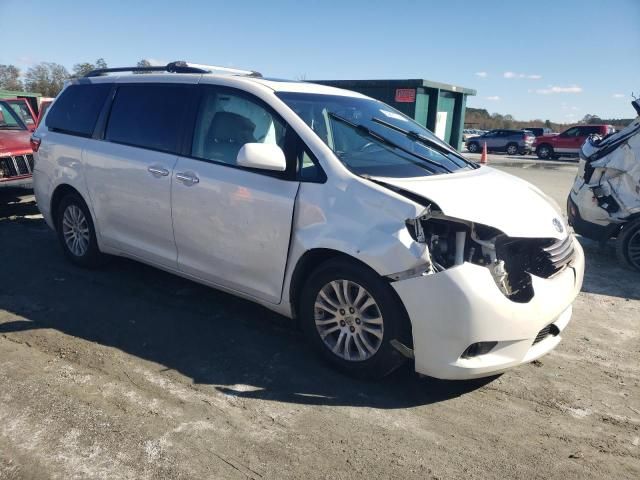 2016 Toyota Sienna XLE