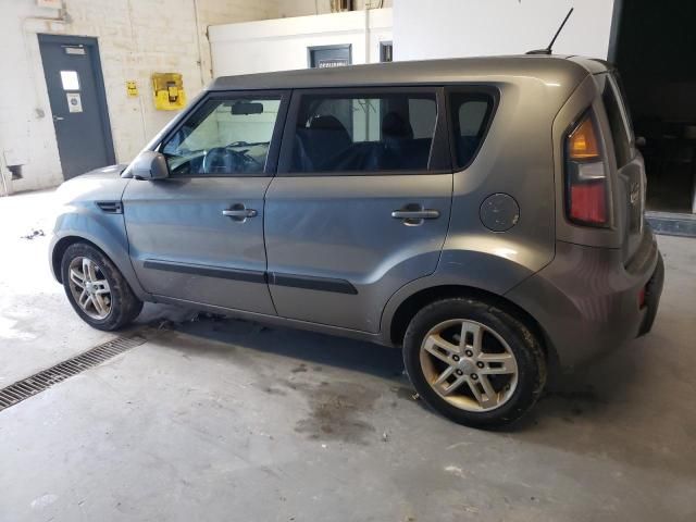 2011 KIA Soul +