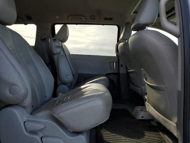 2013 Toyota Sienna XLE