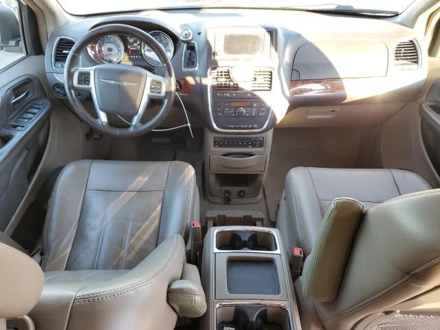 2011 Chrysler Town & Country Touring L