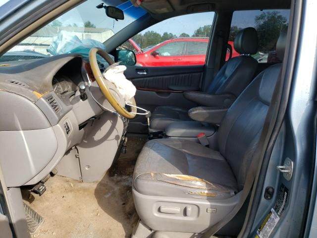 2005 Toyota Sienna XLE