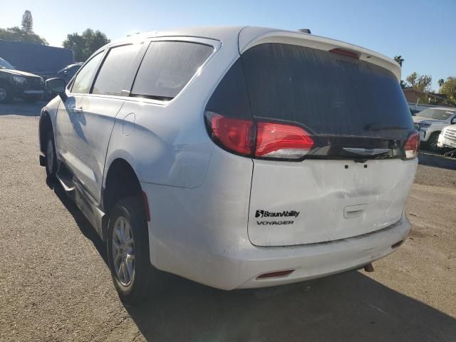 2022 Chrysler Voyager LX