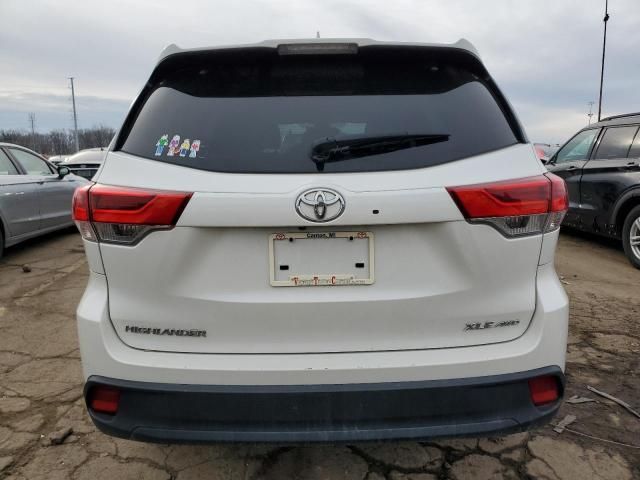 2019 Toyota Highlander SE