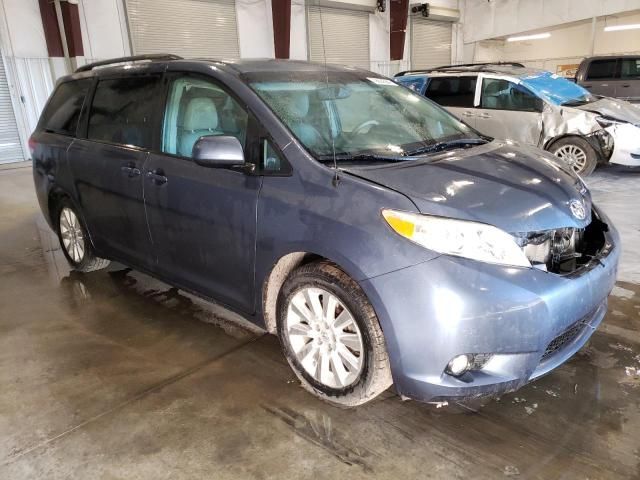 2013 Toyota Sienna XLE