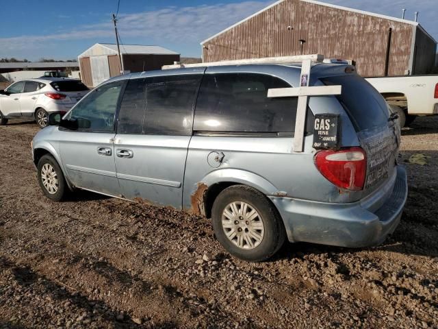 2005 Chrysler Town & Country LX