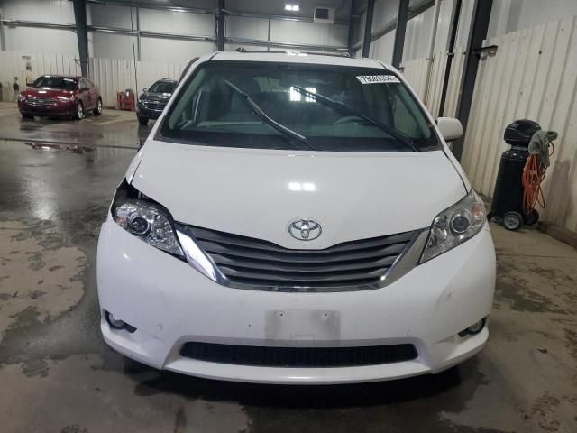 2013 Toyota Sienna XLE