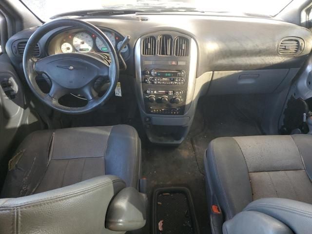 2004 Chrysler Town & Country Touring