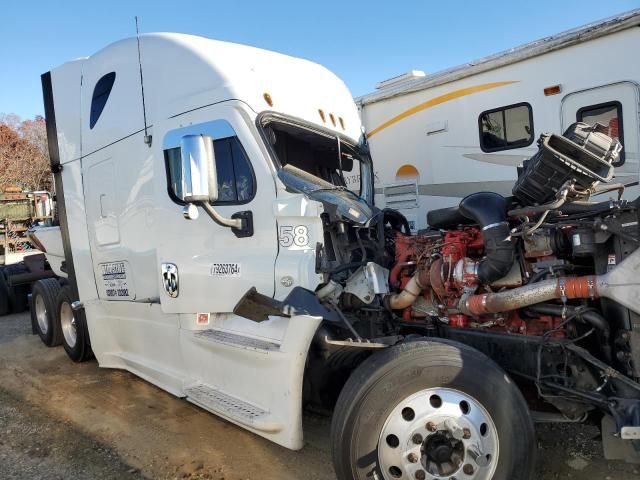 2013 Freightliner Cascadia 125