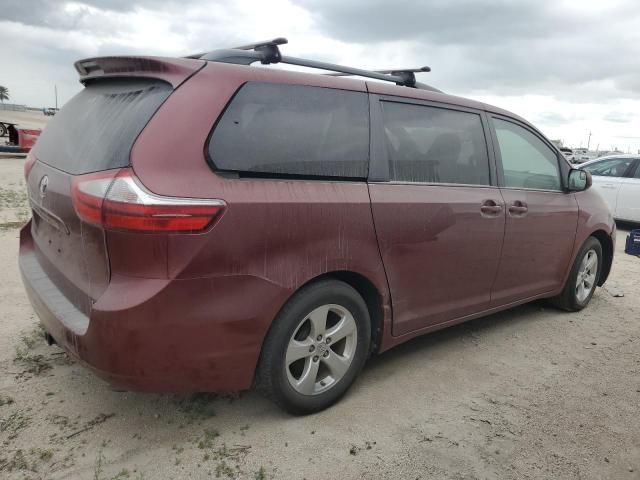 2017 Toyota Sienna LE