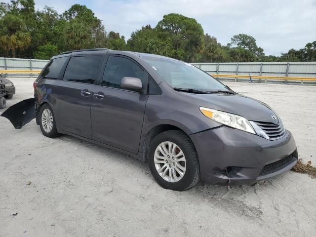 2016 Toyota Sienna XLE