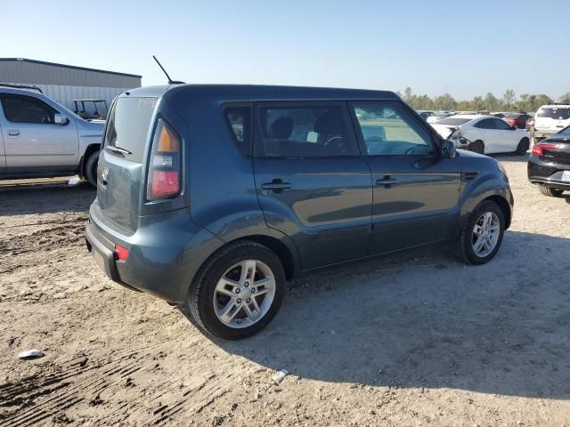 2011 KIA Soul +