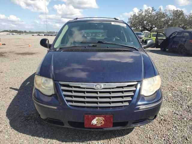 2005 Chrysler Town & Country Limited