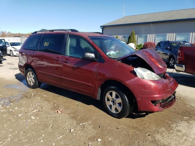 2004 Toyota Sienna CE