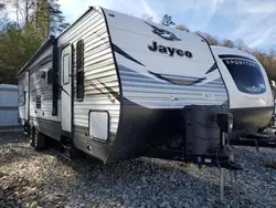 Salvage trucks for sale at Hurricane, WV auction: 2018 Jayco Flight