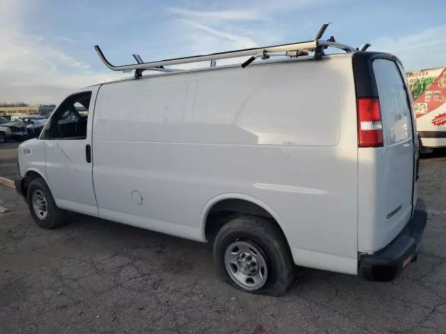 2020 Chevrolet Express G2500