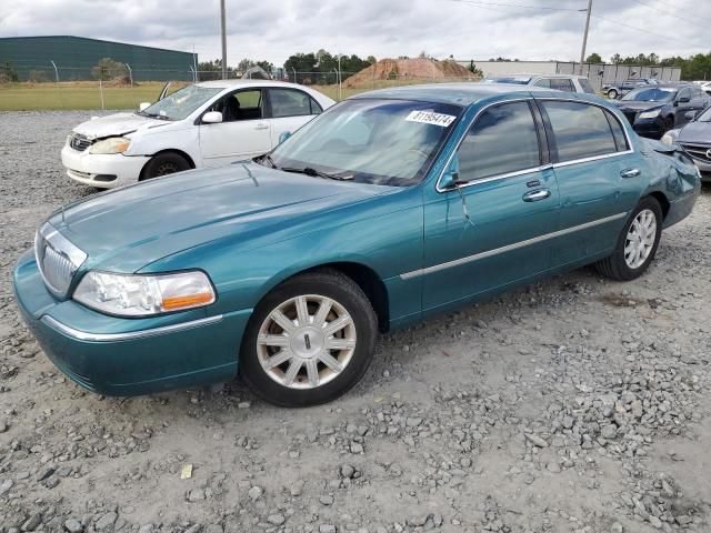 2010 Lincoln Town Car Signature Limited