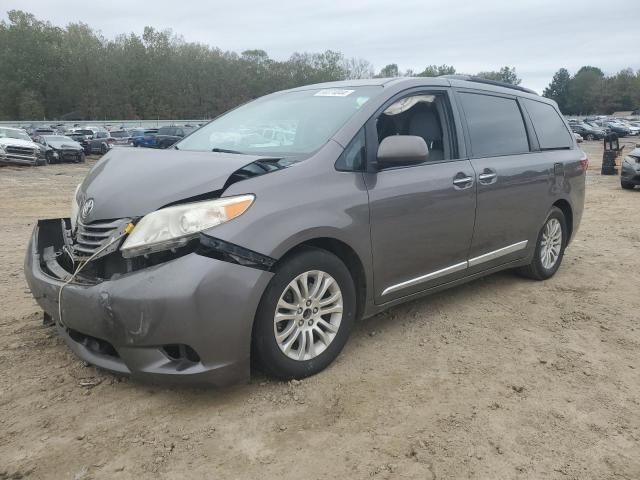 2015 Toyota Sienna XLE