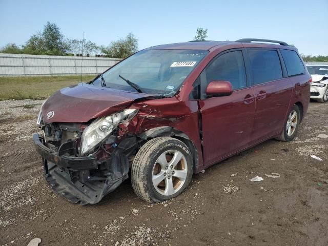 2014 Toyota Sienna LE