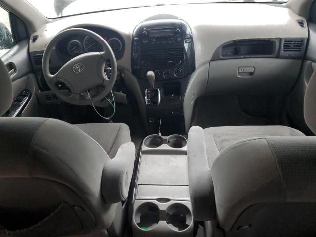 2005 Toyota Sienna CE