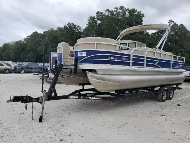 2018 Suntracker Boat With Trailer