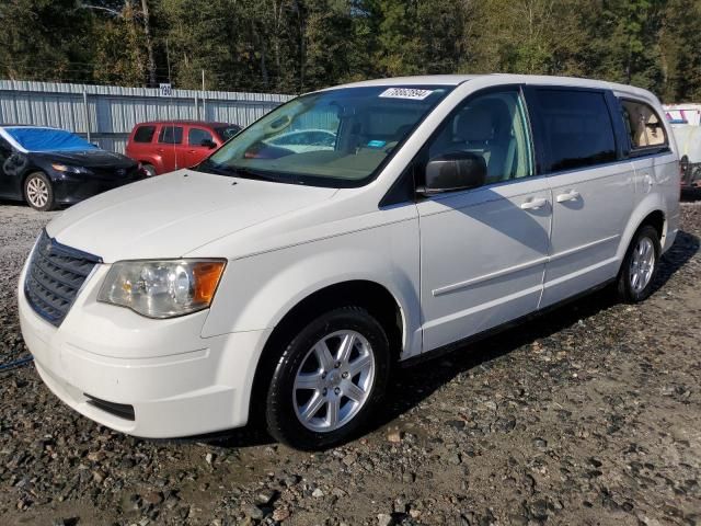 2010 Chrysler Town & Country LX