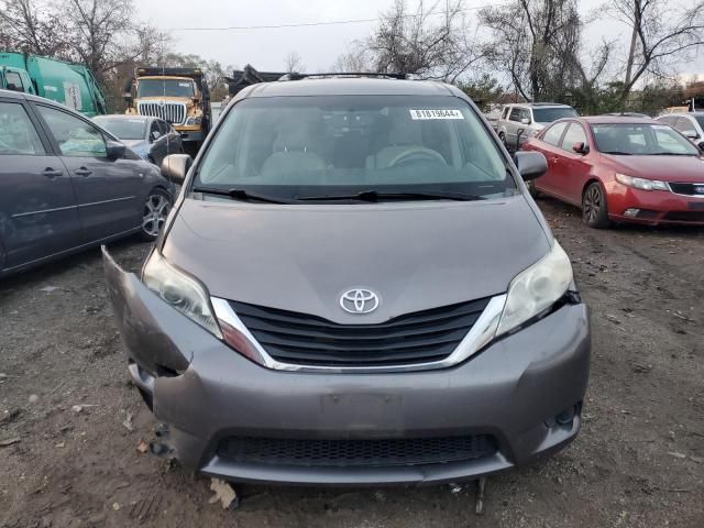 2013 Toyota Sienna LE