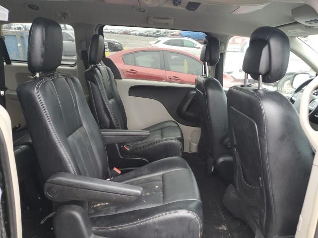 2014 Chrysler Town & Country Touring